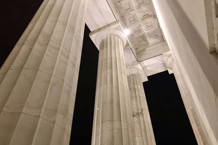 Small Group Washington DC Night Tour