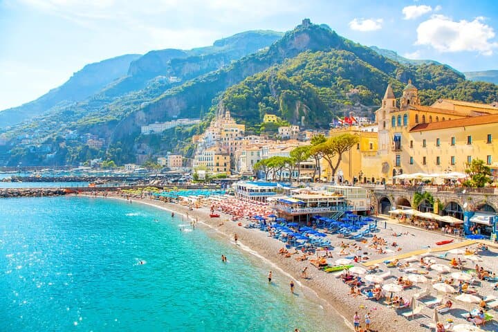 Positano: Amalfi Coast Small-Group Boat Tour with Swim and Drinks