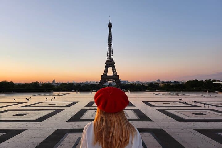Paris Without People - Sunrise Bike Tour & Breakfast