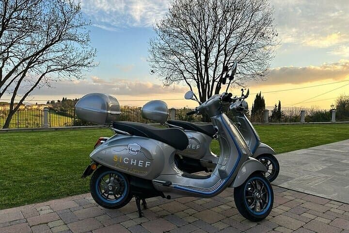Discovering Chianti: Sunset Vespa Tour with Dinner