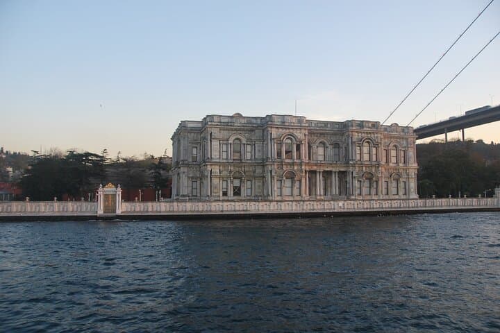 Full Day Istanbul True Discovery Tour With Beylerbeyi Palace