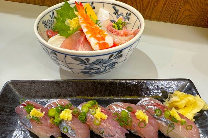 Tokyo Tsukiji Market Tour with Breakfast Tasting – Less Crowded