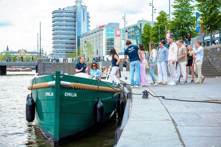 Amsterdam Canal Cruise with Local Guide and Small Group