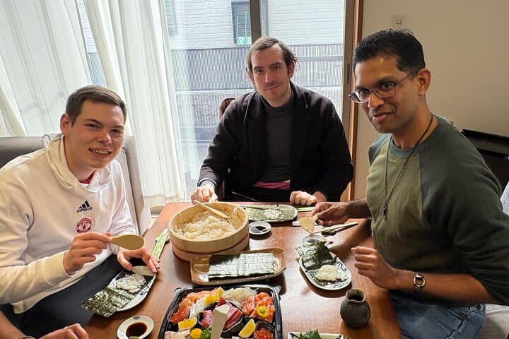 Old Town Nagata Tour with Sushi Roll Making