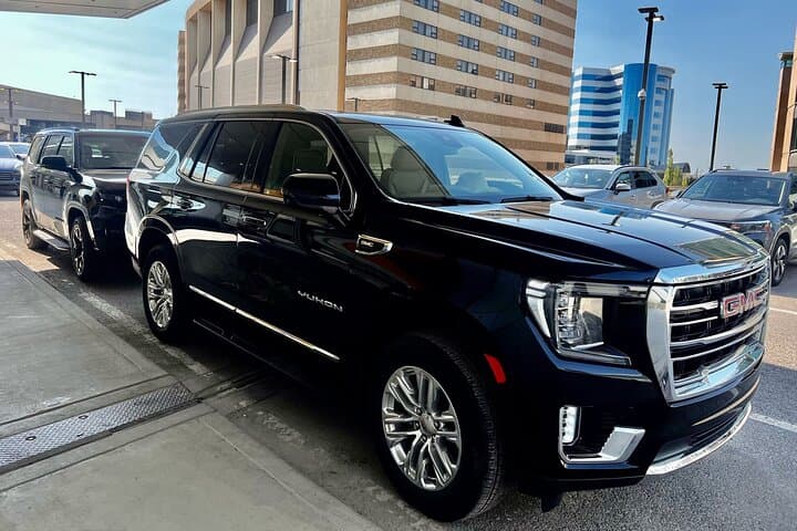 Calgary Airport Transfer To Banff (Round Trip)