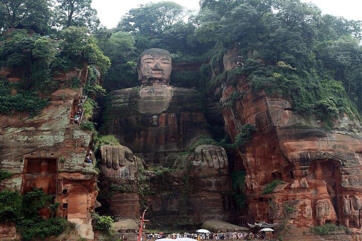 Private Day Tour Chengdu Panda Base and The Leshan Giant Buddha