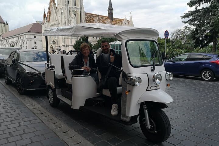 Private Sightseeing Tour using Electric Tuk Tuk Ride in Budapest