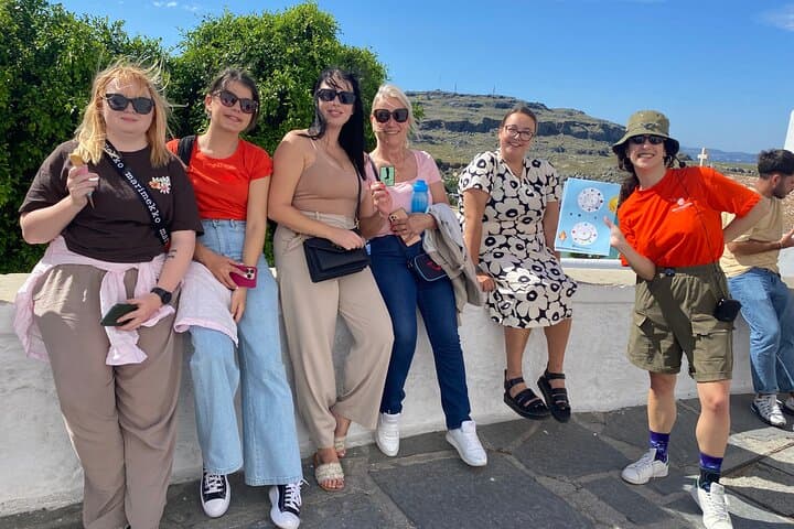 Lindos Family Treasure Hunt and Tour with Food Stop