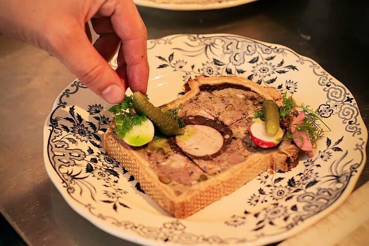 Lyon: Private dining experience through 3 restaurants