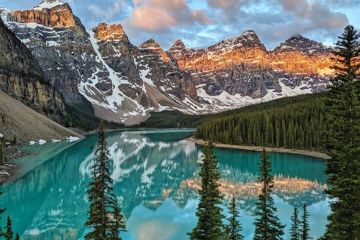 Banff/Canmore/Calgary: Banff Top Lakes & Falls Tour with Banff