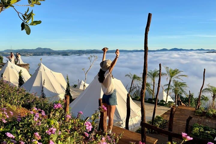 Da Lat Dreamscape-Cloud Hunting and Sunrise Magic