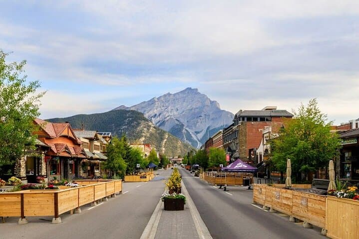 Experience Banff Johnston Canyon Lake Minnewanka by Coach