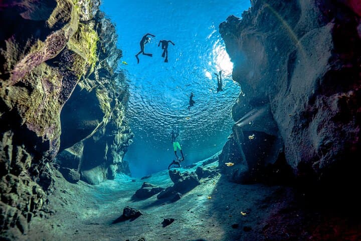 Silfra Snorkel - Between Continents - When Quality Matters