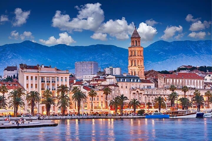 Private Transfer from Vienna to Split with Plitvice Lakes Stop