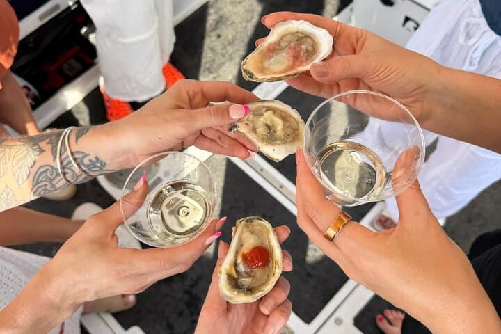 Portland Explorer: Boat Cruise with Oysters & Prosecco