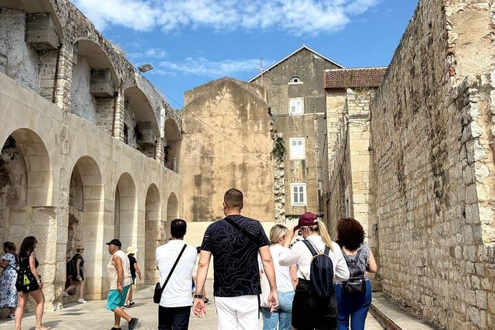 Relaxing walking tour Split with a true local