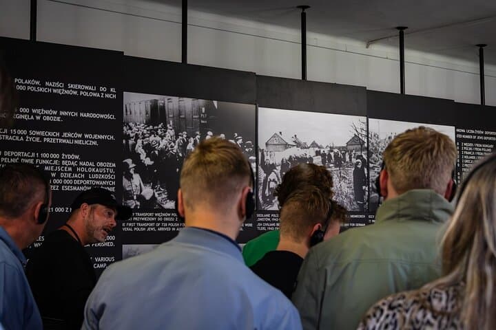 from Kraków: Auschwitz excursion with guaranteed Dutch guide