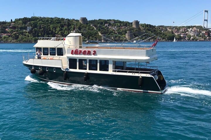 Luxurious Bosphorus Small Group Sunset Yacht Cruise with Snacks