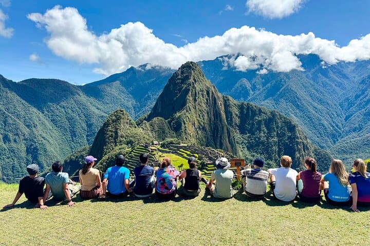2-Day Inca Trail to Machu Picchu with VistadomeTrain