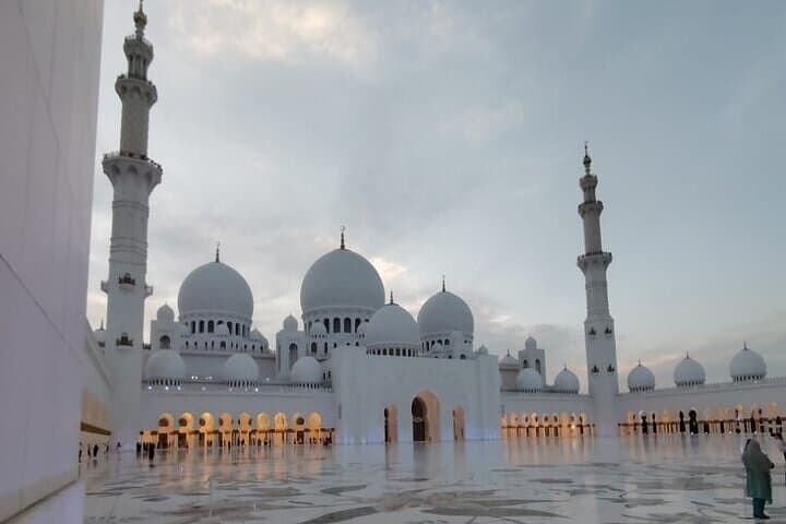 Abu Dhabi Full Day Sight Seeing Exploration