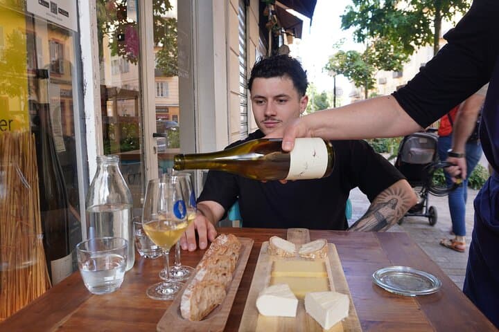 Nice tasting with 2 wines 2 cheeses and 2 cold cuts