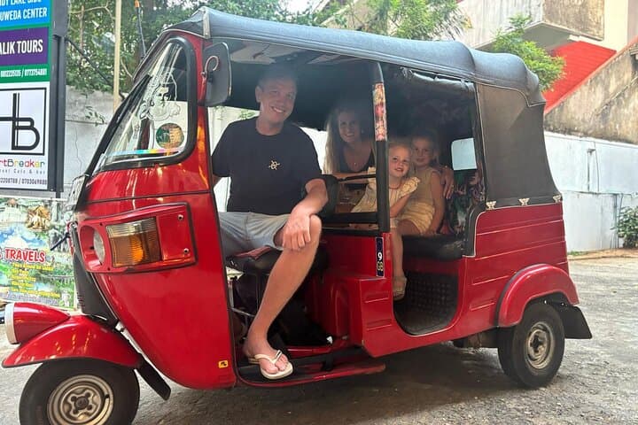 Kandy City Sightseeing Tour by Tuk Tuk