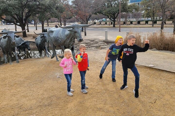 Dallas Scavenger Hunt Interactive Walking Activity