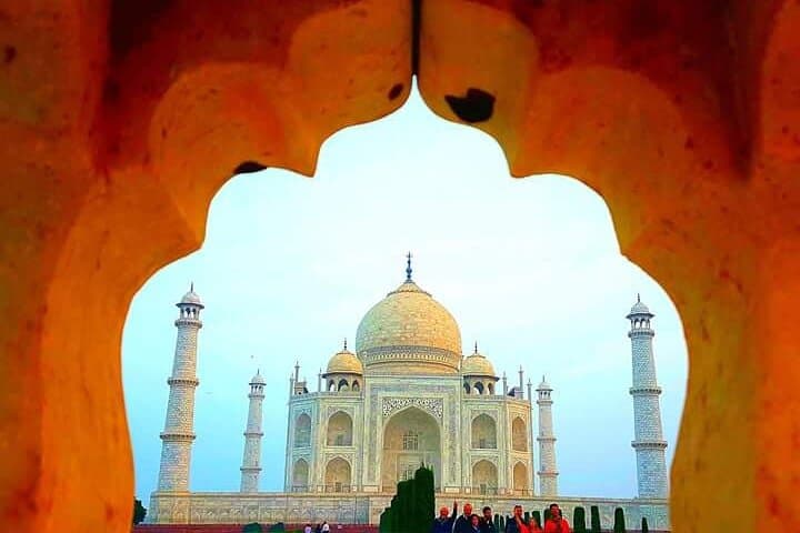Explore Taj Mahal & Local City Tour From Agra