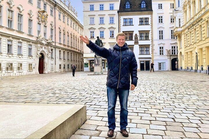 Exciting history tour and discovery of Vienna's secrets