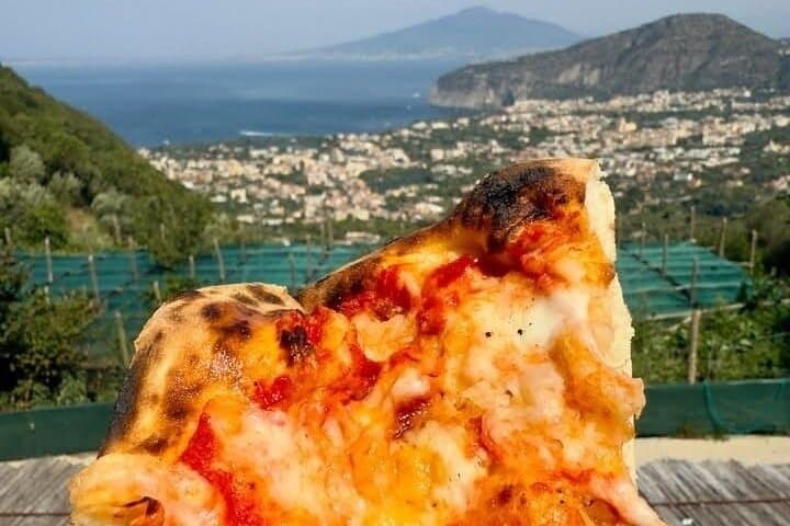 Pizza Class in Sorrento Hillside: Learn our most popular dish