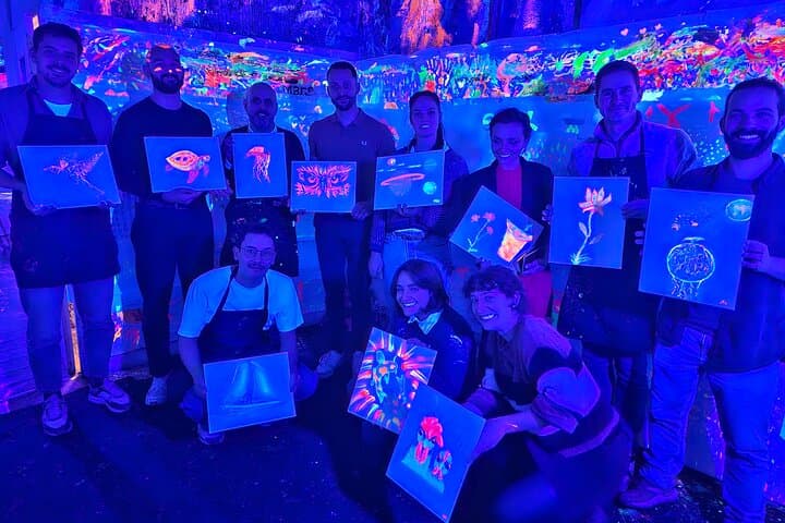 Fluorescent painting studio in Lyon in an art gallery