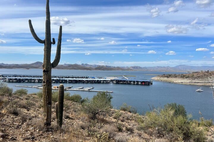 Private Lake Pleasant Boat Cruise with Captain
