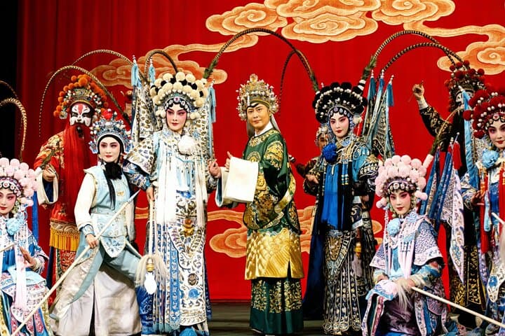 Beijing Private Tour: Pearl Market, Peking Opera Show and Duck Dinner