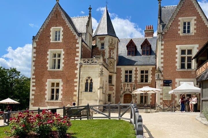 Loire Valley Castles Chenonceau Amboise & Da Vinci Small Group