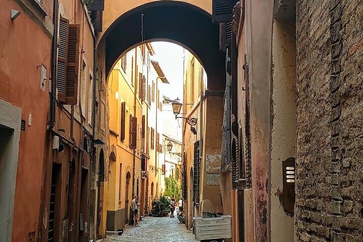 Rome private Walking Tour: Hidden Gems & Local Stories