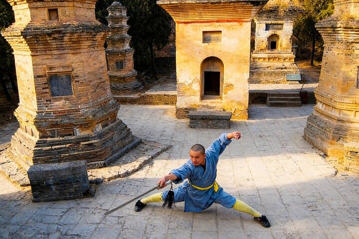 2-Day Private Trip to Shaolin Temple and Sanhuang Village Resort from Beijing
