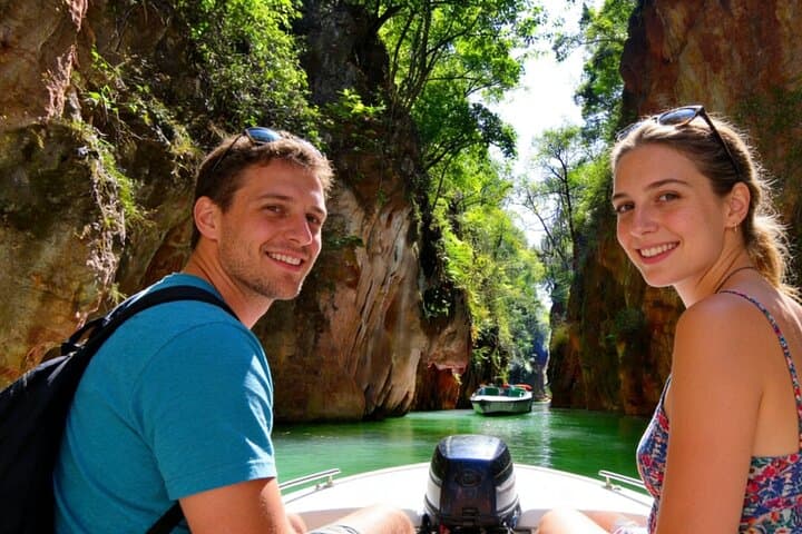Kunming Private Tour to Stone Forest&Jiuxiang Cave with Boat Ride