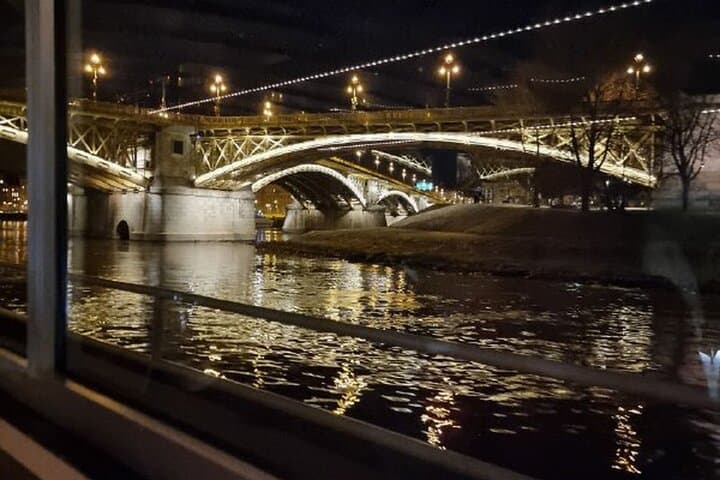 Budapest: No-frills Sightseeing Cruise