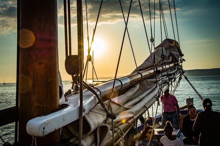 Sunset by sail and buffet and wines of Provence