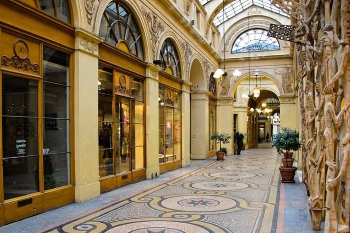 Covered passages: secrets, luxury and modernity