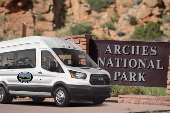 Arches National Park Morning or Afternoon Van Tours