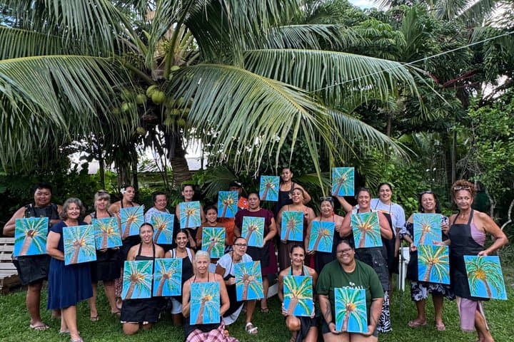 Paint & Sip Experience Rarotonga