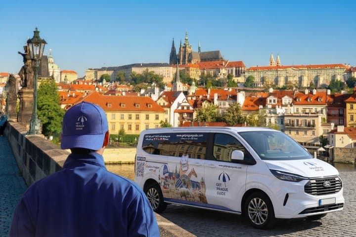 Prague Castle: Admission Ticket With Bus Transfer And Audioguide