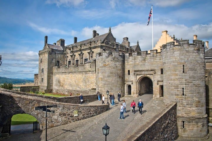 Loch Lomond, Stirling Castle & Kelpies Tour from Edinburgh