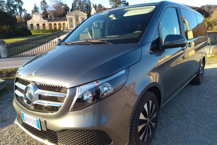 Private transfer, chauffeur service, from Venice Marco Polo airport to Padua