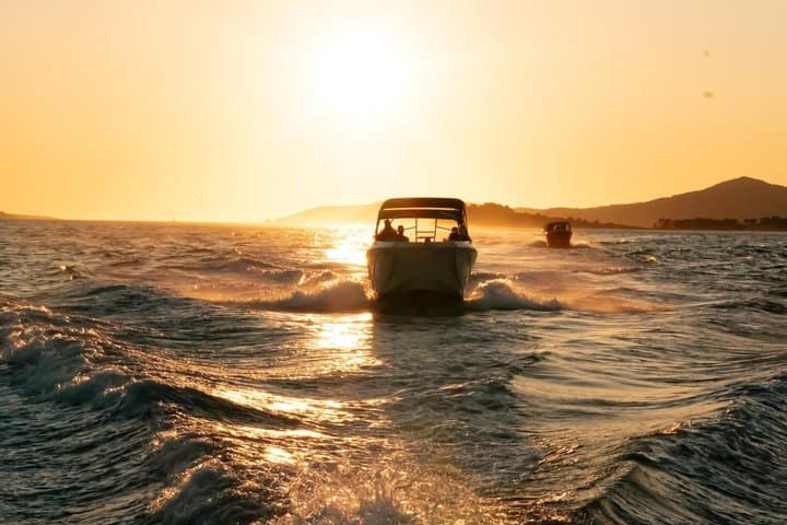 Half-Day Private Blue Lagoon Island Tour in Croatia