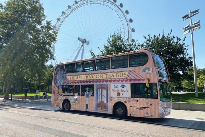 London Afternoon Tea Bus and Panoramic Tour on Lower Deck