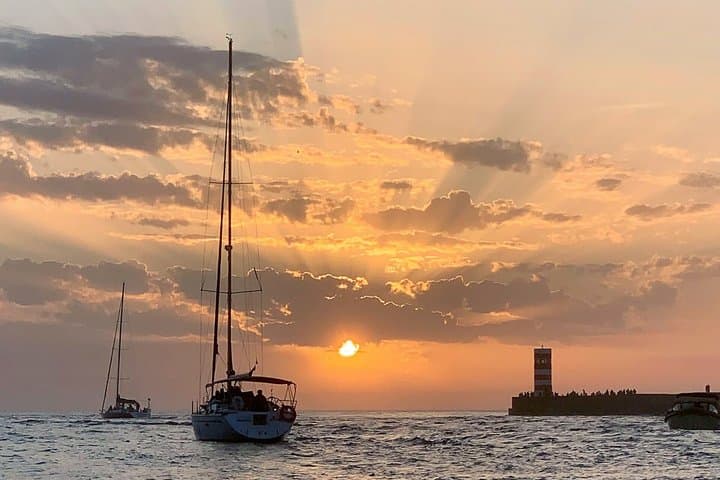 Porto: Sunset Douro Cruise with Wine Tasting