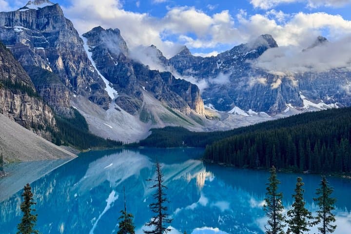 Sunrise Views / Relaxed Day Shuttle to Moraine Lake & Lake Louise