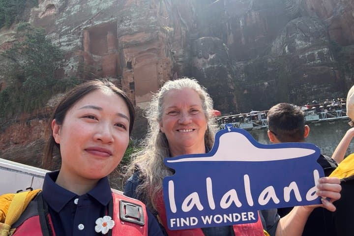 Chengdu Panda & Leshan Giant Buddha Premium Private Day Tour